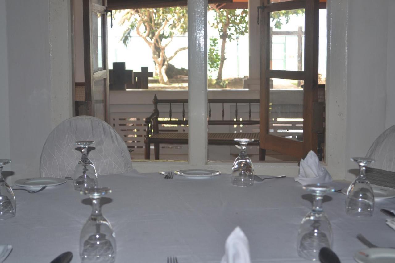 Hotel Rest House Matara Exterior foto